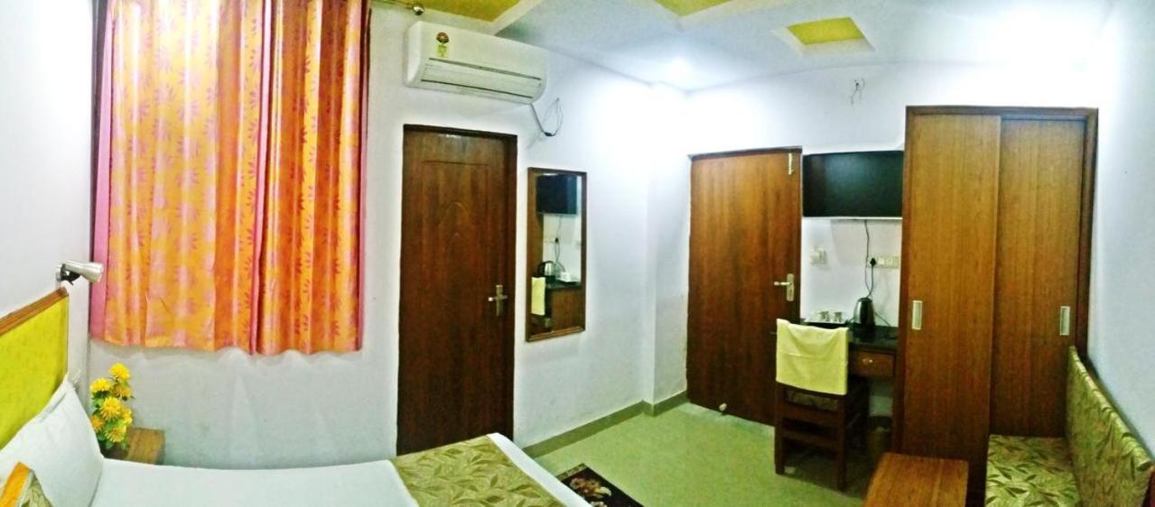 Airport Sky Inn Homestay Jaipur Exteriör bild
